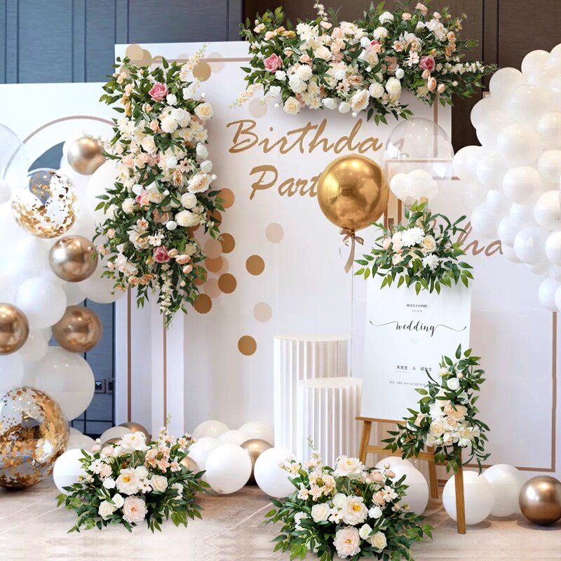 maroon and gold wedding decorations