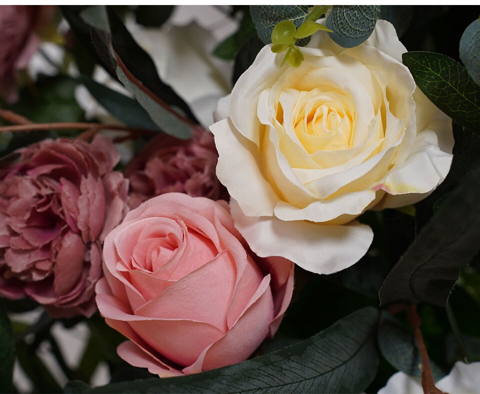 white flower plants that grow on walls4