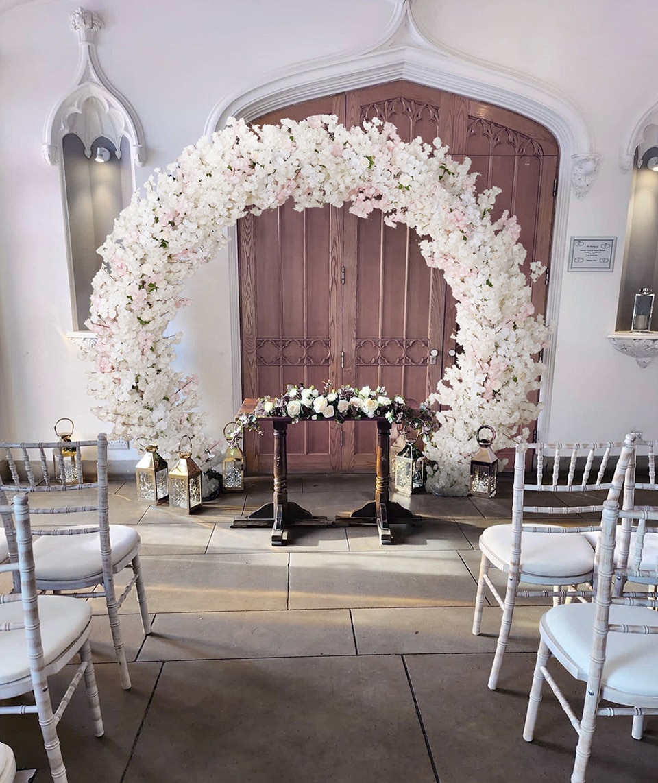 round table wedding decor