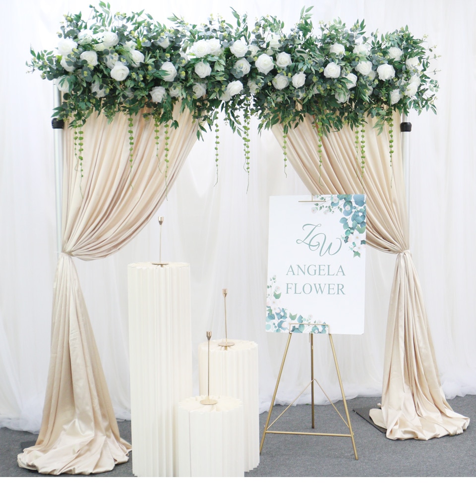 Factors influencing the cost of floral table centerpieces